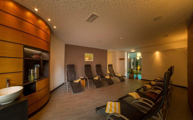 Dominik Alpine City Wellness Hotel