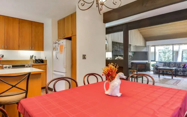 Meadow 24 2 Br condo by RedAwning