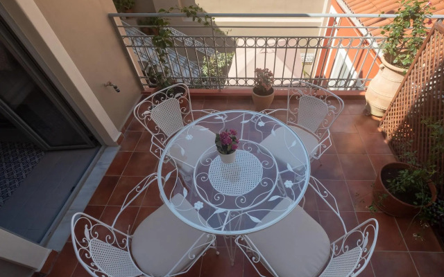 Athenian Yard Suites