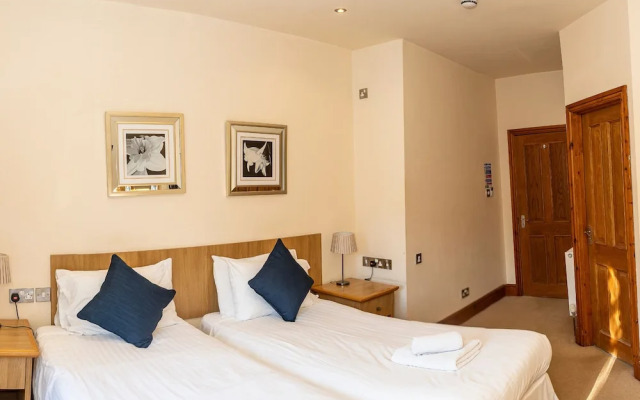 The George Hotel