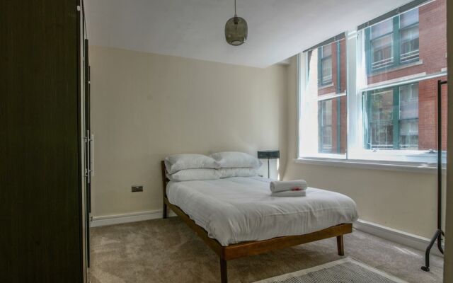 Stunning 1-bed Flat in Trendy Manchester Sleeps 4