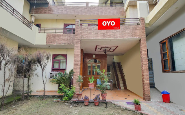 OYO Flagship 70112 Corner Guest House