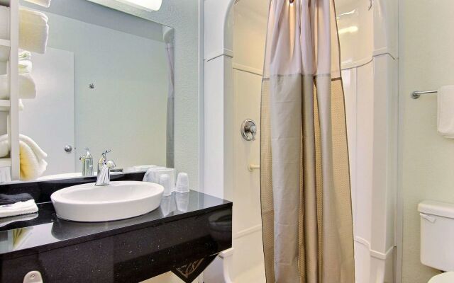 Motel 6 Kingsville, TX