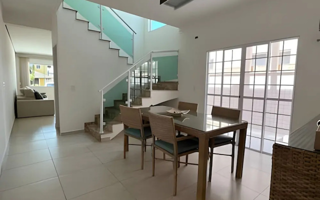 Casa com piscina em Boraceia