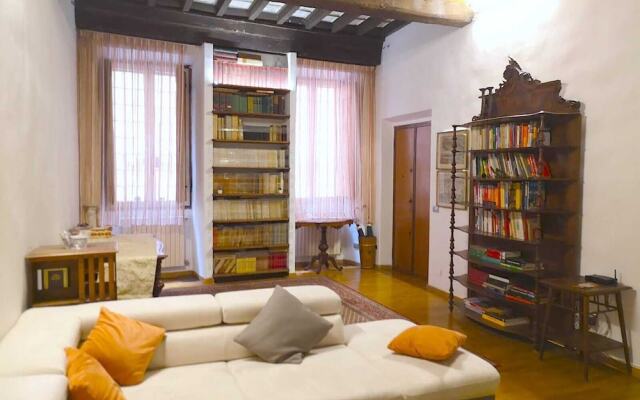 Palace of the Masks in the Heart of Rome