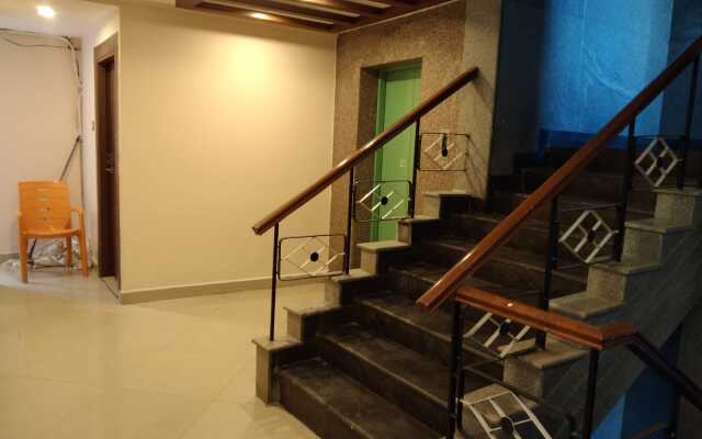 i-ROOMZ Sri Sai Comforts