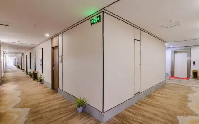 Shanghe Business Hotel (Sheqi Bus Station)