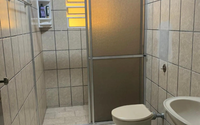 Casa Agradável há 80 metros praia toninhas