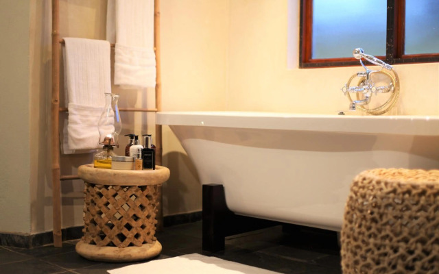 Ivory Wilderness River Rock Lodge