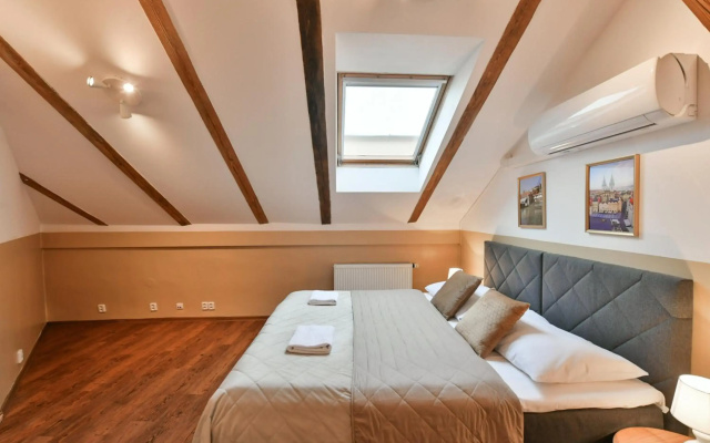 Amazing Charles Bridge Apartment
