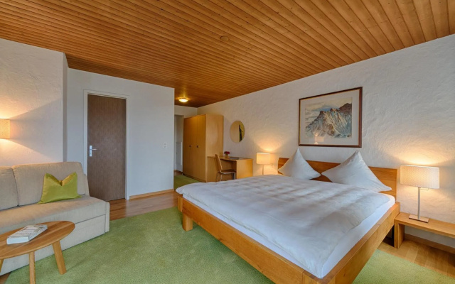Neuhaus Golf- & Strandhotel – Guest Rooms – Unterseen