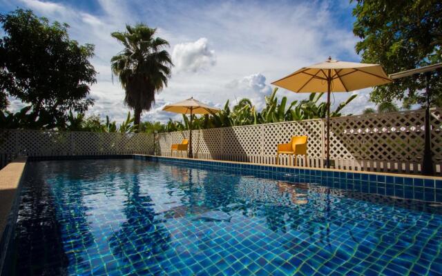 Theorie Hotel Sukhumvit 107 by SLH