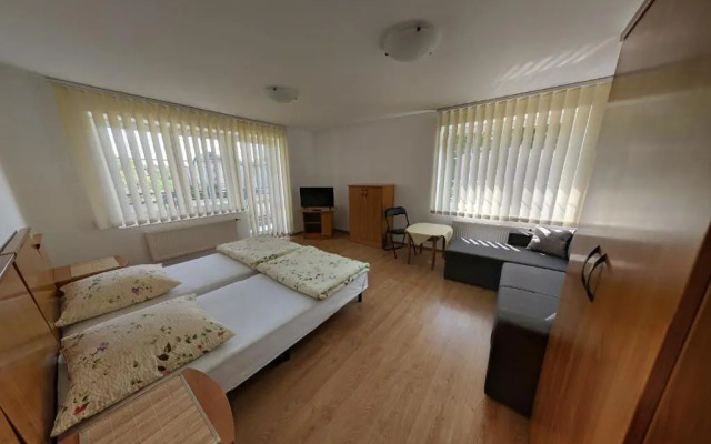 Pokoje Gościnne - Leśna 8