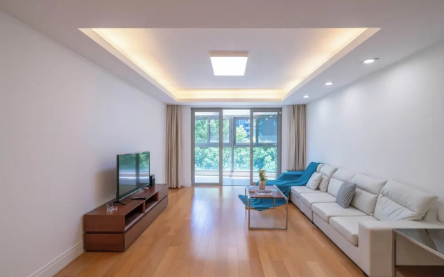 Tyms Stylish 3BR 2BA Apt Xujiahui Metro
