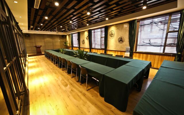 Nostalgia Hotel Beijing National Trade