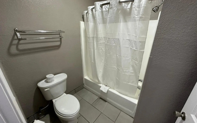 Motel 6 Alvarado, TX