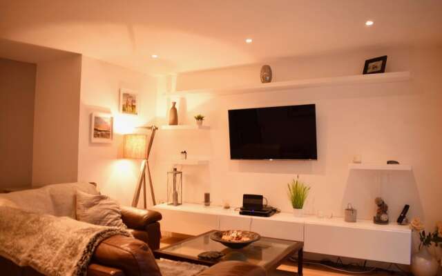 1 Bedroom Apartment With Patio Near Clapham