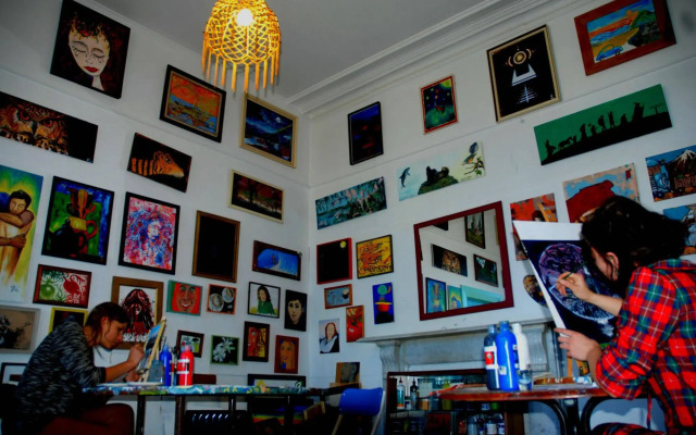 Chillawhile Backpackers Art Gallery