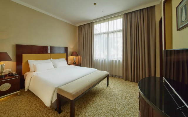 Dong Fang Hotel Guangzhou