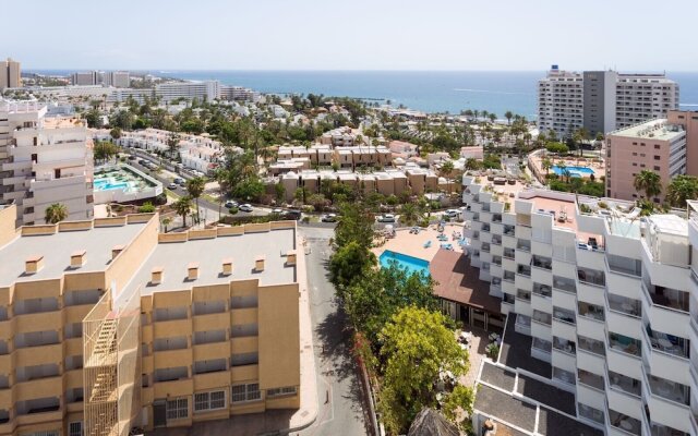 1107 Bright Modern Apartment with Spectacular Sea Views