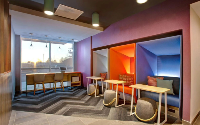 Tru by Hilton Alcoa Knoxville Airport