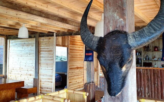Tavan Dragon House - Hostel