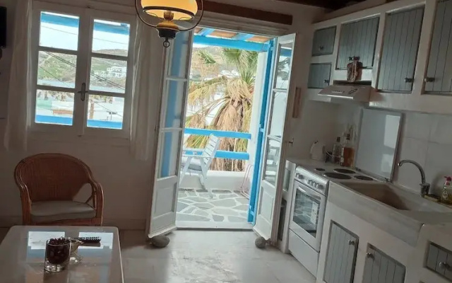 Ornos Beachside 2 Bd Stylish House