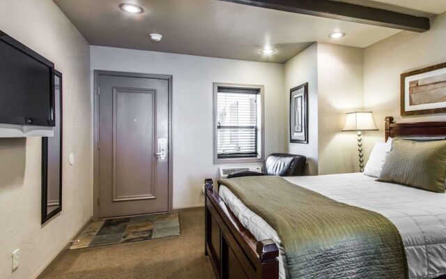 Rodeway Inn & Suites Downtowner-Rte 66