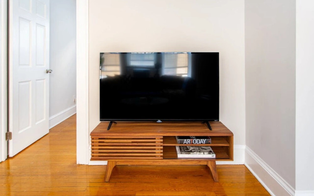 1BR Getaway Apt Modern in Lincoln Square