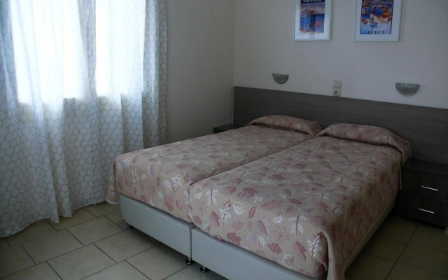 Karyatides