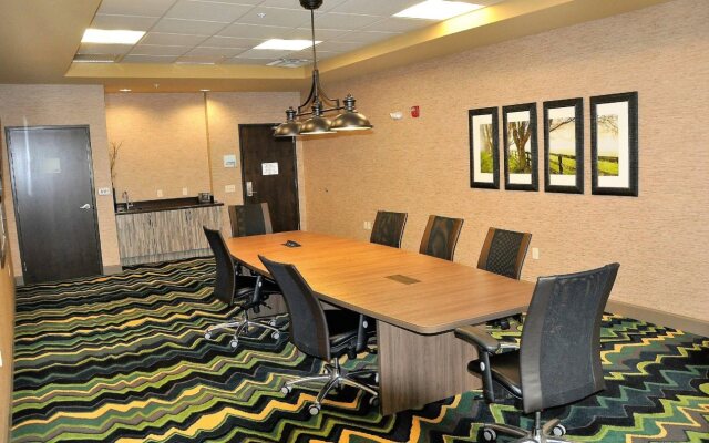 Holiday Inn Express & Suites Perry-National Fairground Area #34 by IHG