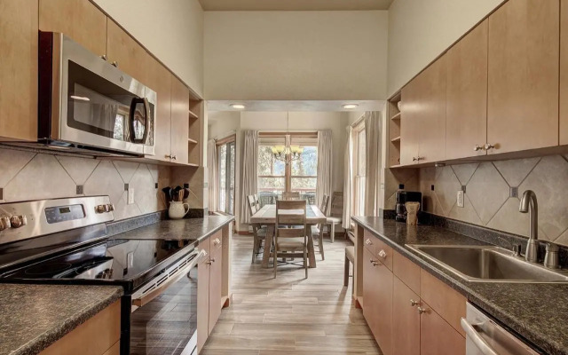 1633 Quicksilver Condo