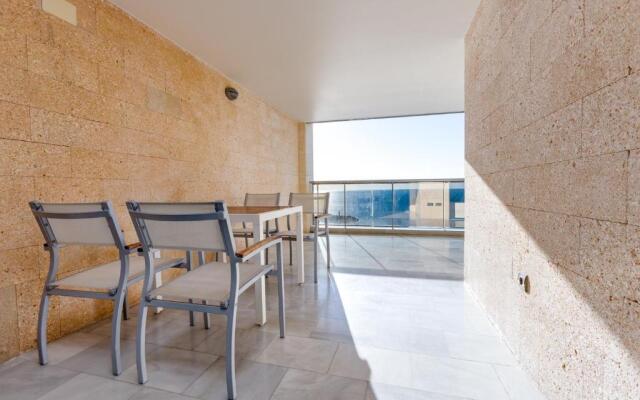 1st Line Daniya APT - Solarium Terrace & Pool