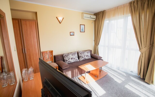 Family Hotel Dolphin