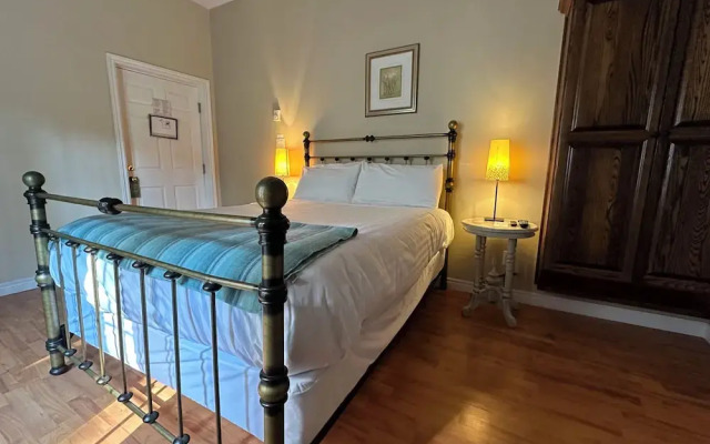 Pathsaala Inn & Restaurant