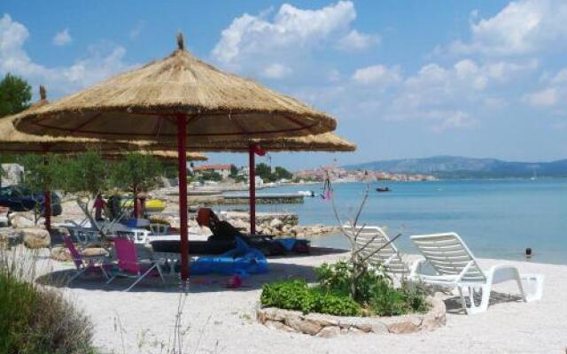 Apartment Obala Petra Kresimira Iv 1
