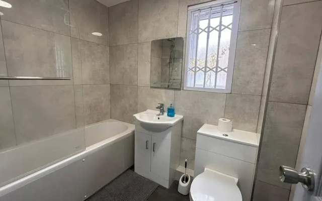 Apartment - Sleeps 4 - City Base - District Line