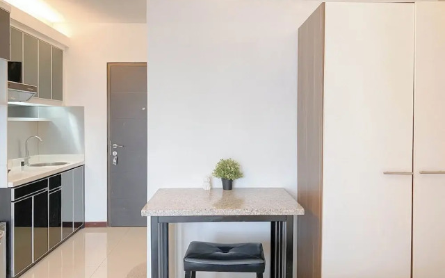 Restful And Cozy Studio Tamansari Semanggi Apartment