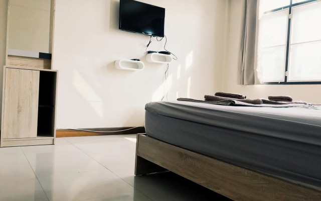 New Apartment Nearby Beach