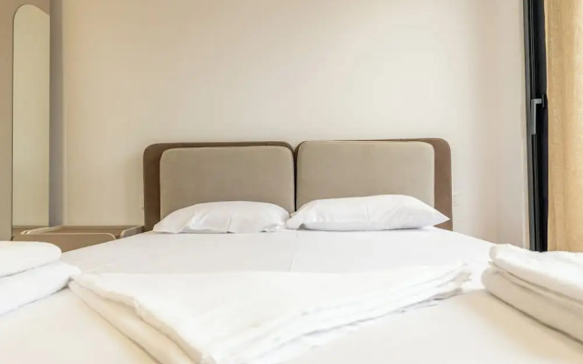 Tirent Apartment-Modern 1-Bedroom Stay Near Liqeni i Thatë
