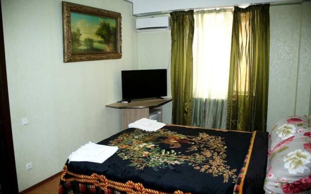 G-Bakuri Hotel
