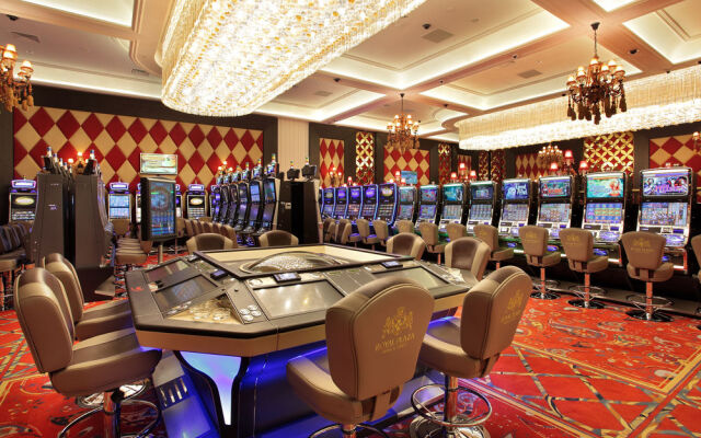 Royal Plaza Hotel and Casino
