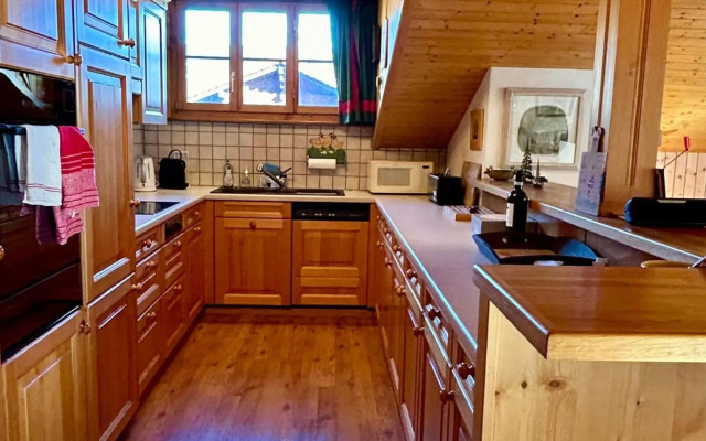 Cozy spacious Flat right in the village