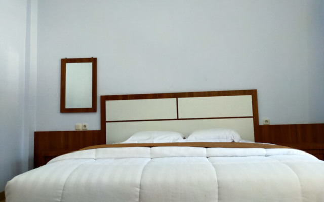 RedDoorz @ Sunset Resort Bau Bau