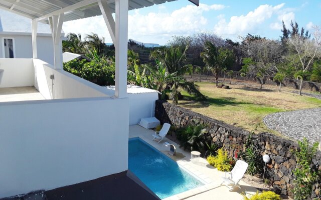 Villa With 3 Bedrooms in Calodyne, With Wonderful sea View, Private Po