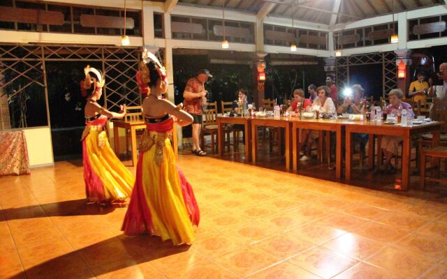 Lovina Beach Hotel