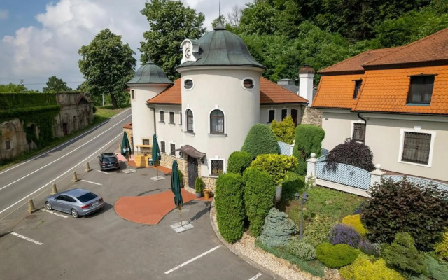 Zámeček pod hradem - hotel