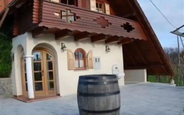 Vineyard cottage Berus