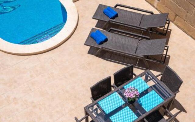 Villayana Gozitan Farmhouse with pool