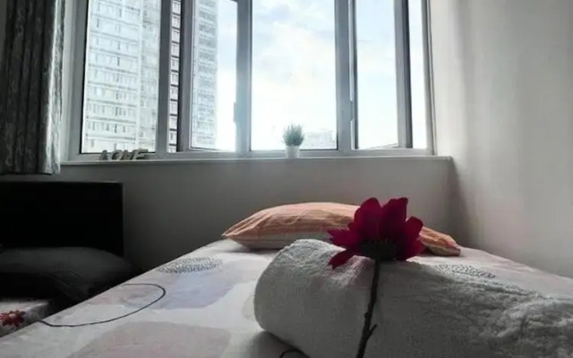 London Luxe Apartment - Spacious & Stylish